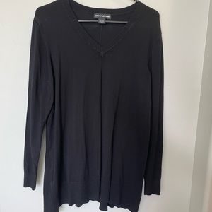 DKNY SUPER SOFT BLACK V NECK SWEATER